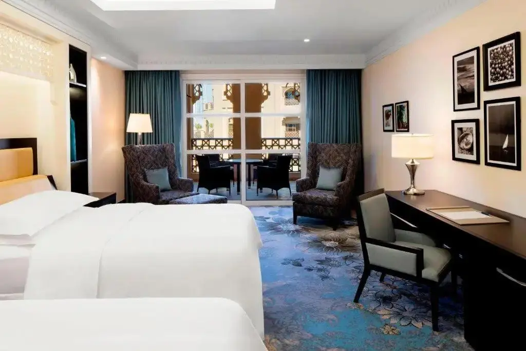 СКАЗОЧНАЯ СТРАНА БЕСКОНЕЧНОЙ ПУСТЫНИ И НЕБОСКРЕБОВ