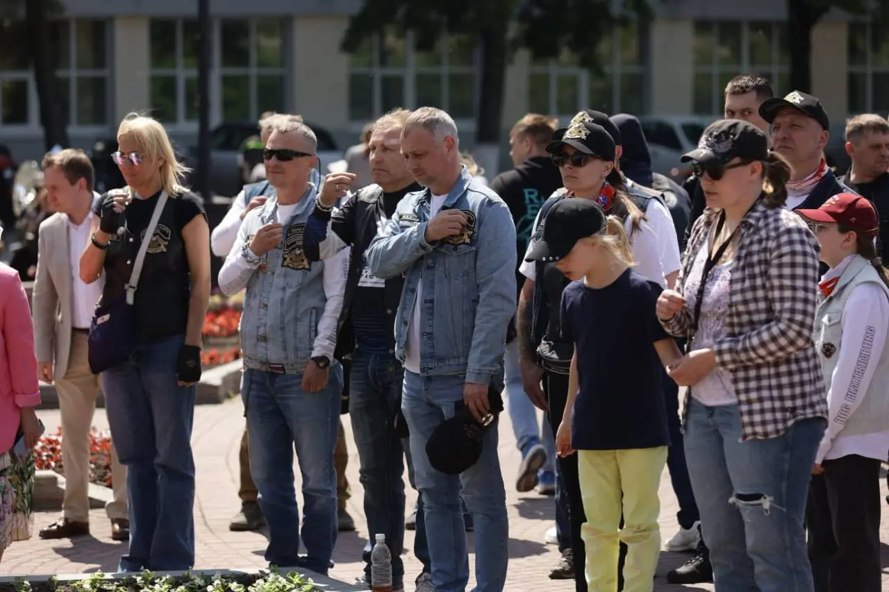 молебен в центре Екатеринбурга