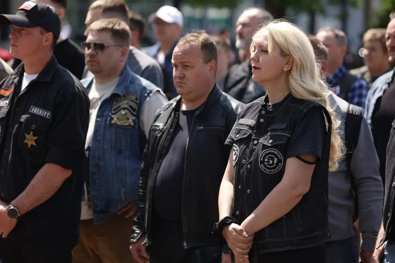 молебен в центре Екатеринбурга