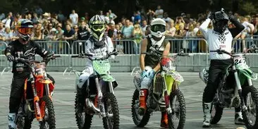 Молитва байкеров у часовни святой Екатерины в Екатеринбурге