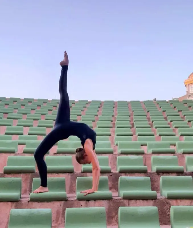 Групповые тренировки для спины в Белграде: гибкость и осанка