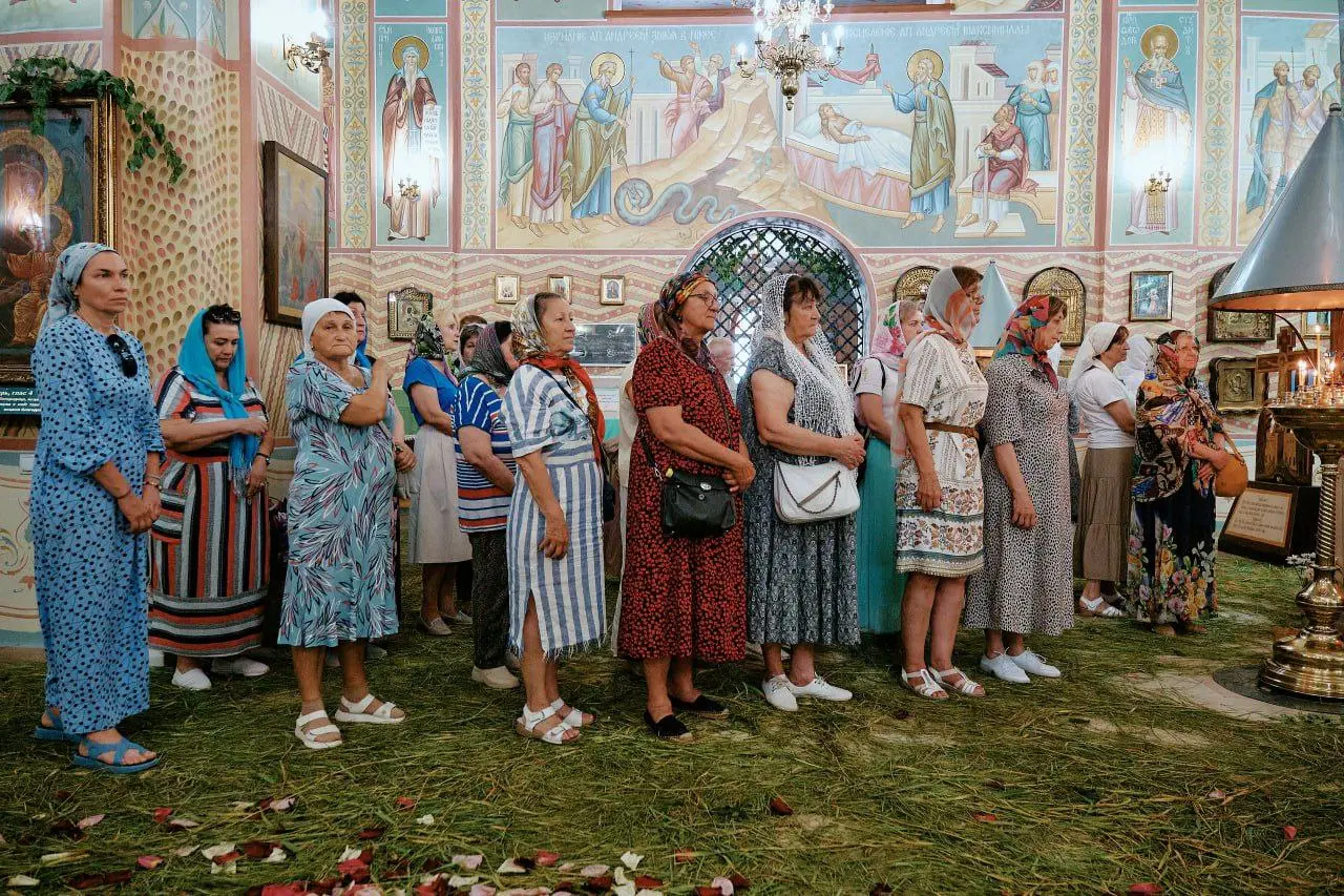 Праздничное Всенощное бдение в храме Святой Троицы, г. Астрахань