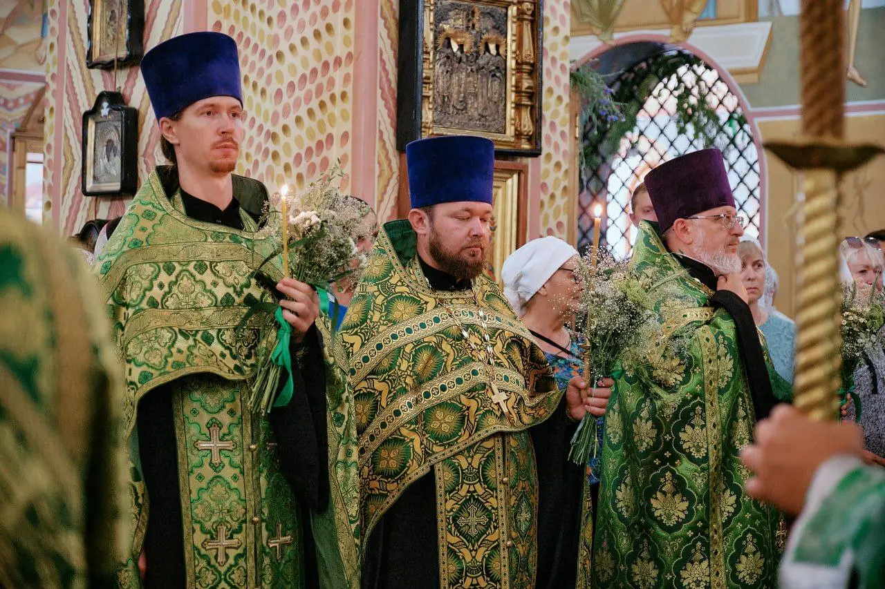 Праздничное Всенощное бдение в храме Святой Троицы, г. Астрахань