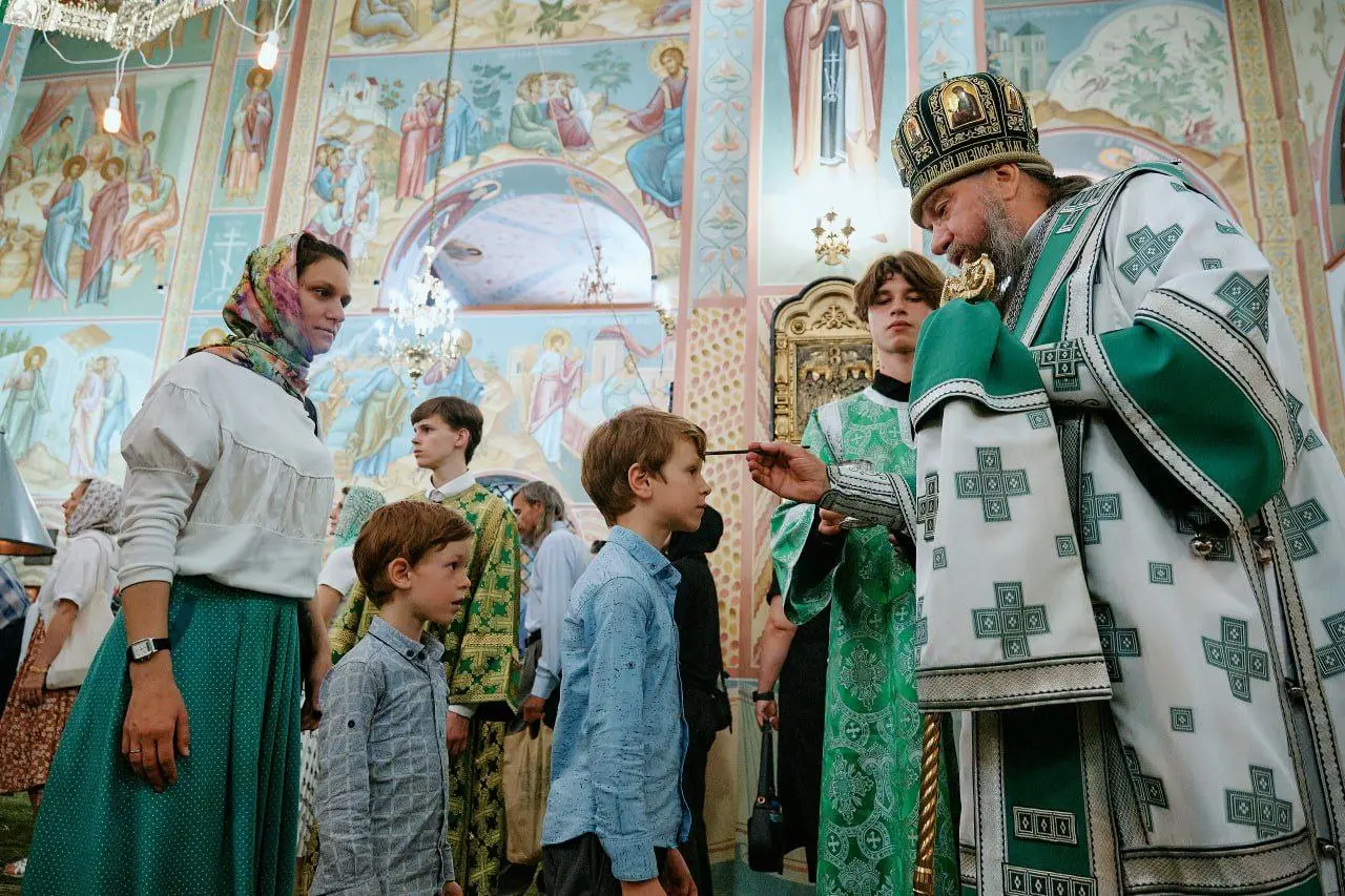 Праздничное Всенощное бдение в храме Святой Троицы, г. Астрахань