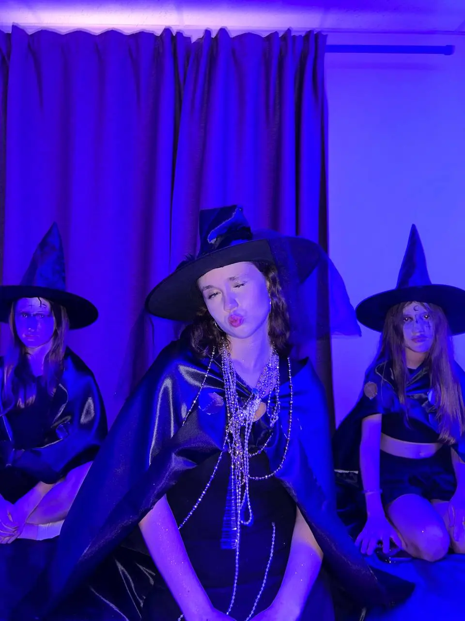 Ведьмы. Магия. Гадания по руке.