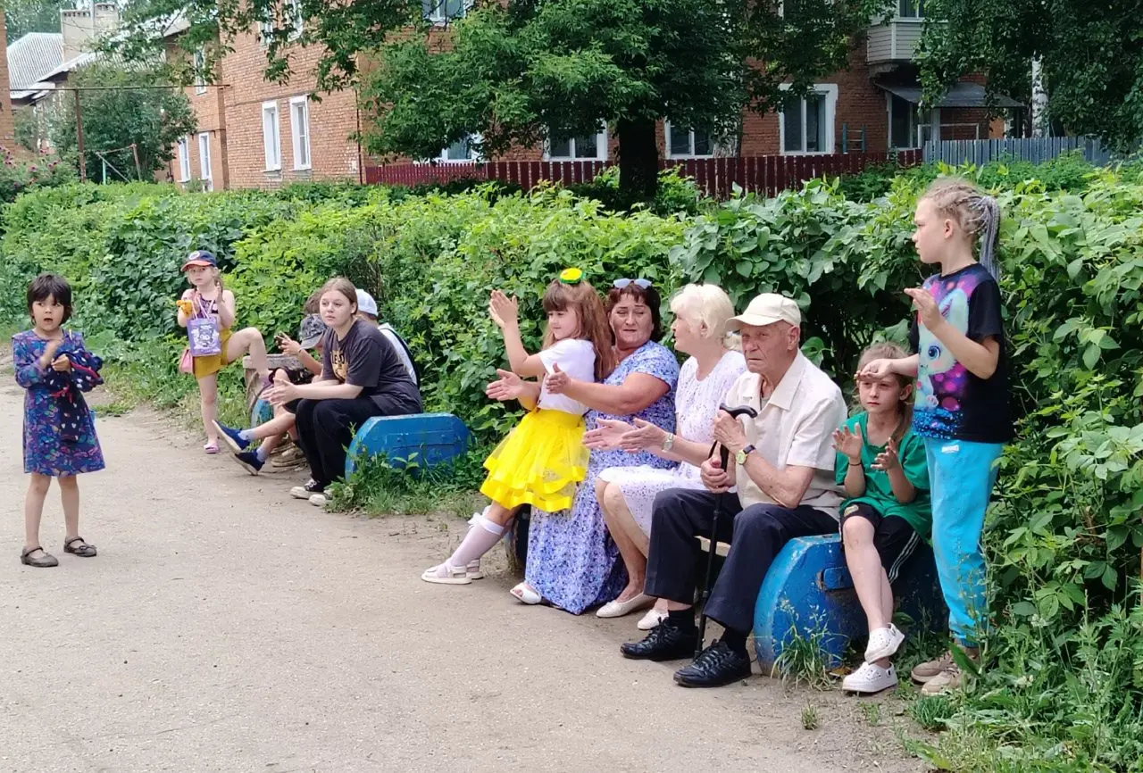 Праздник Троицы: концертная программа в Центре Культуры и Досуга МО Каменецкое