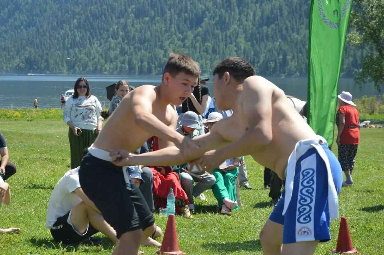 Тюрюк байрам. Праздник кедра