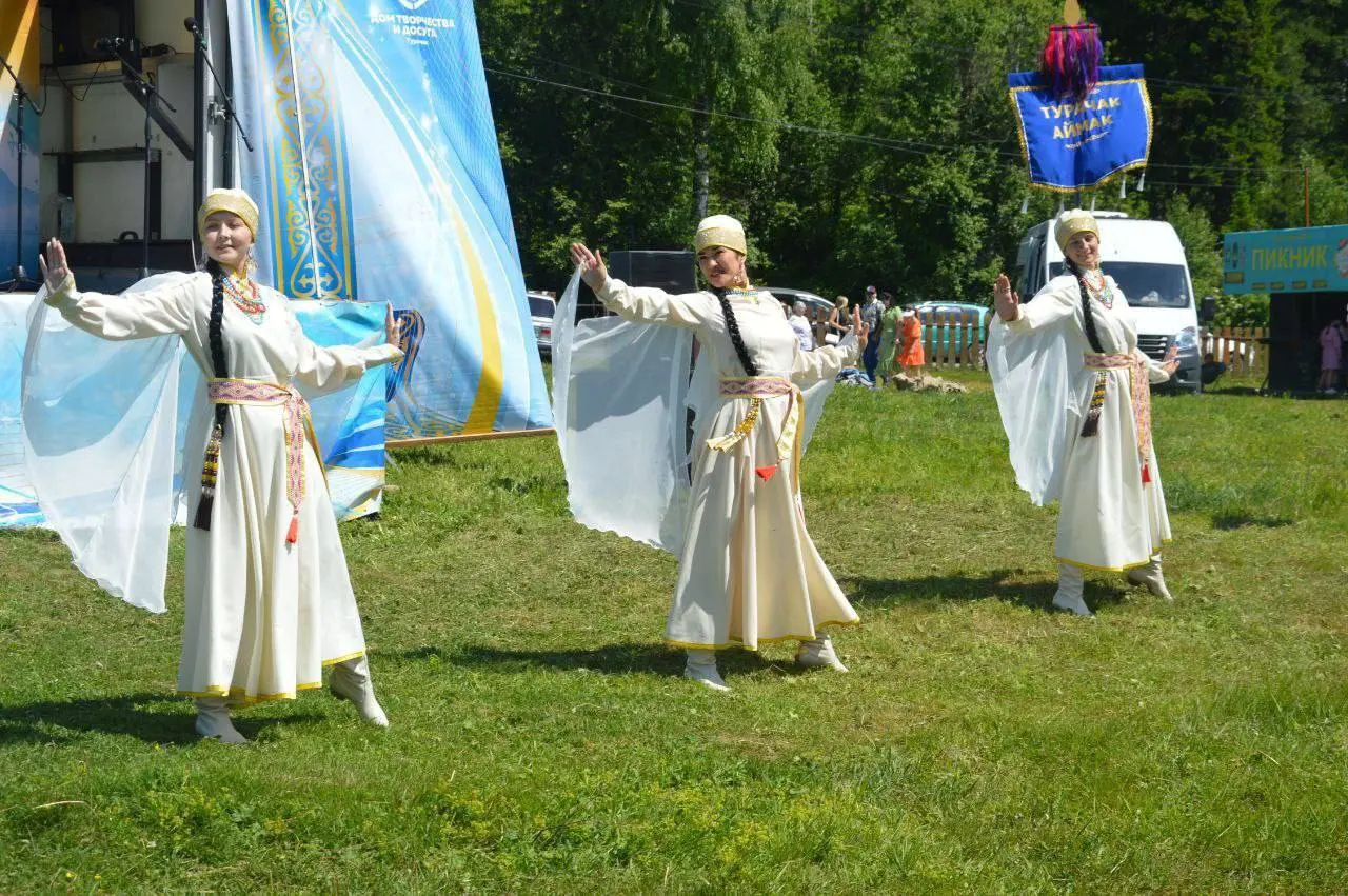 Тюрюк байрам. Праздник кедра