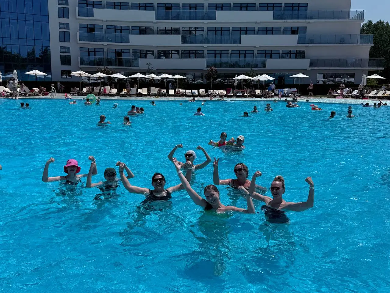 Бодрящая Аквааэробика для гостей