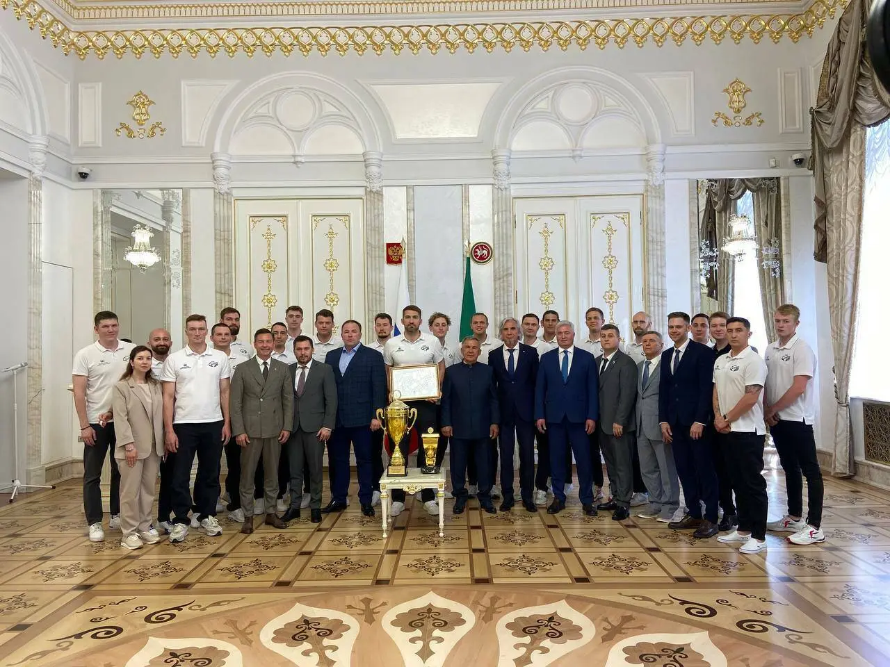 Чествование спортивной команды КОС-Синтез и заявление Рустама Минниханова