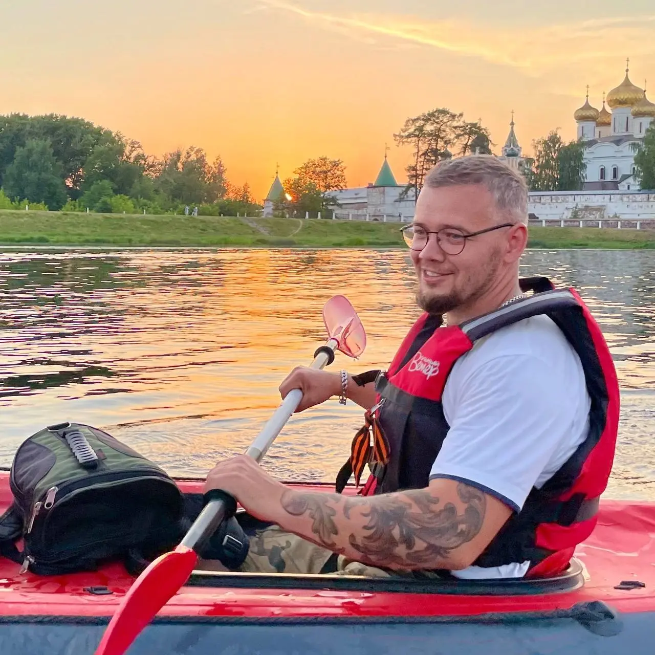 Сплавы и прогулки по рекам и улицам в июне в городе Пермь