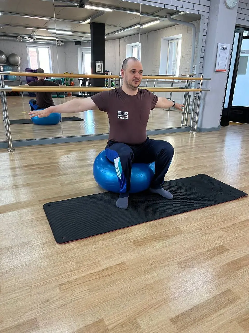 групповые занятия по ЛФК в ARMSTRONG