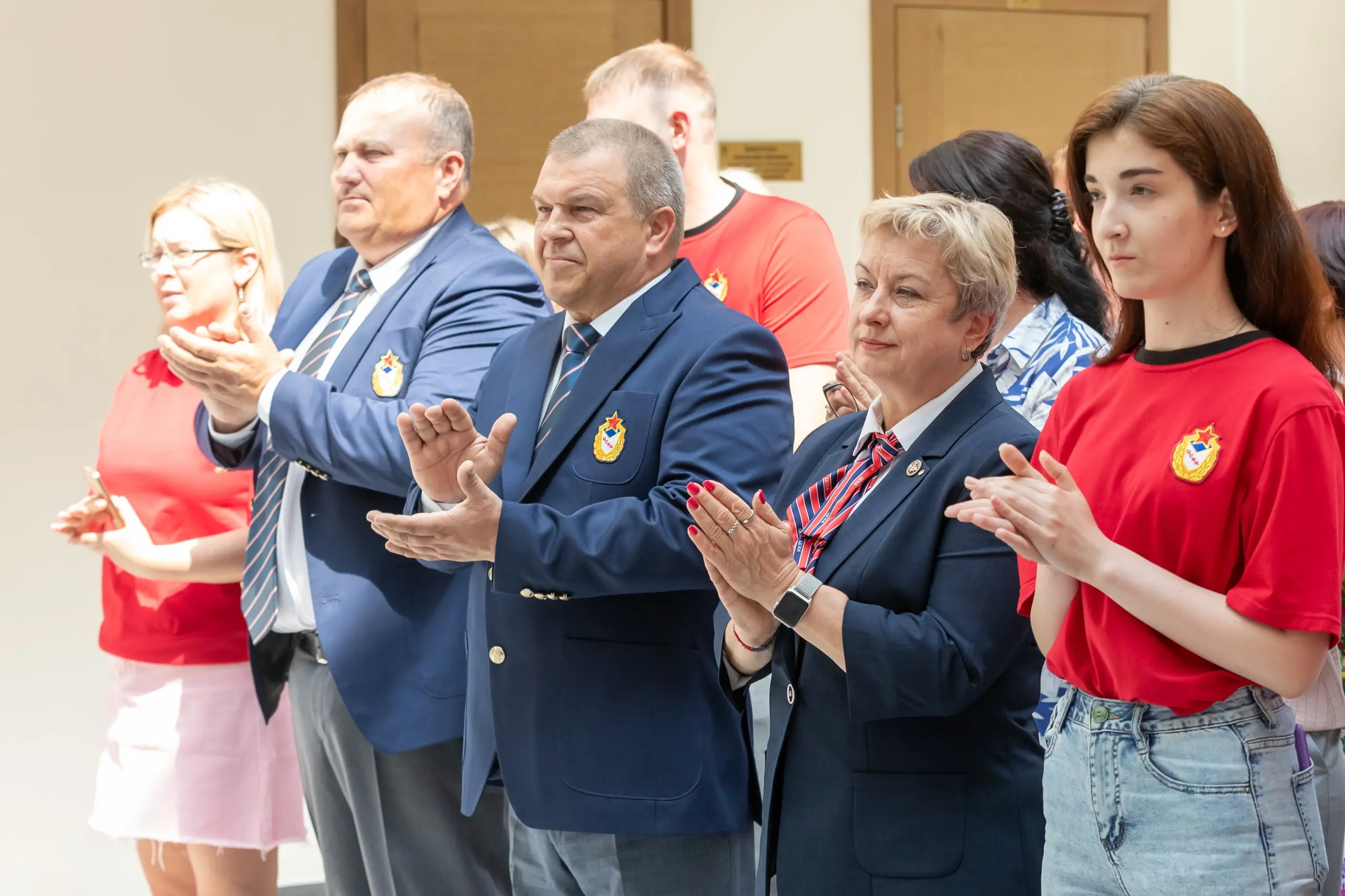 Торжественное построение в честь Дня России