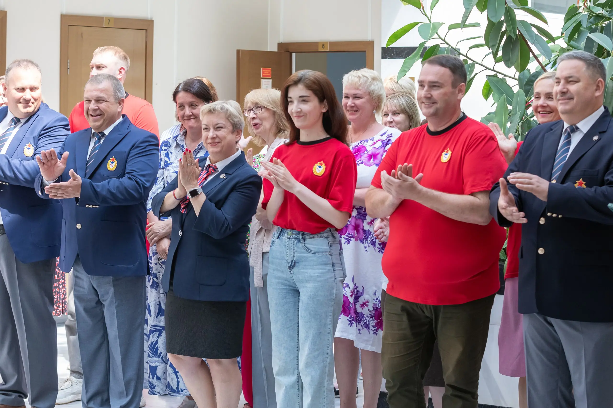 Торжественное построение в честь Дня России