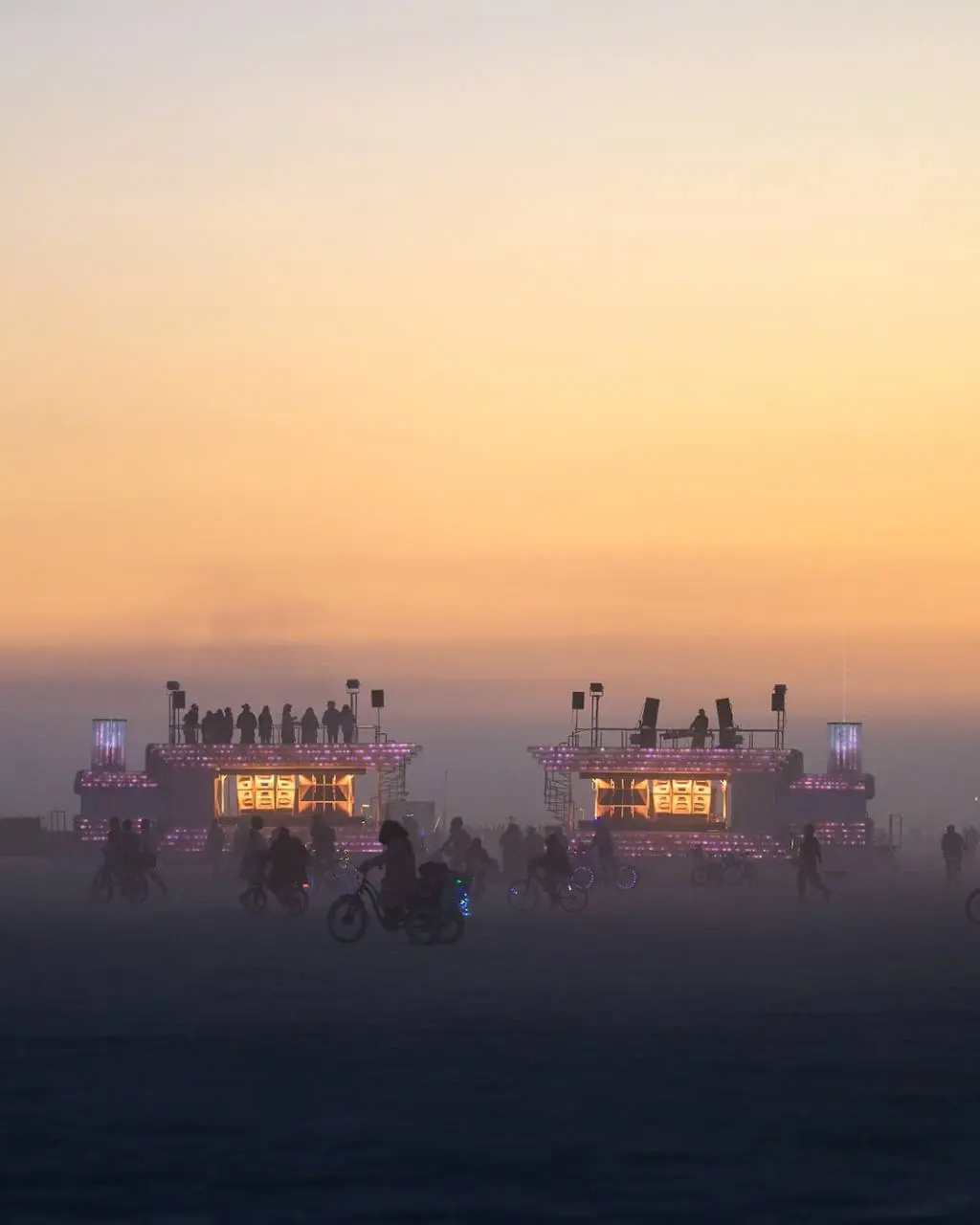 Вебинар Ильи Балакина о создании арт-объекта Bipolar Express Artcar