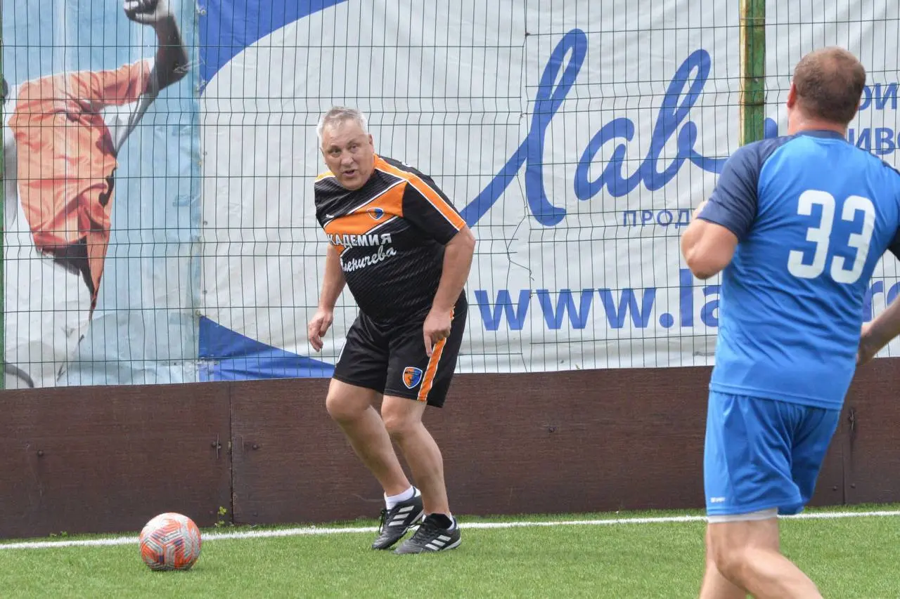 День рождения в кругу воспитанников, звезд футбола и «Динамо» Брянск