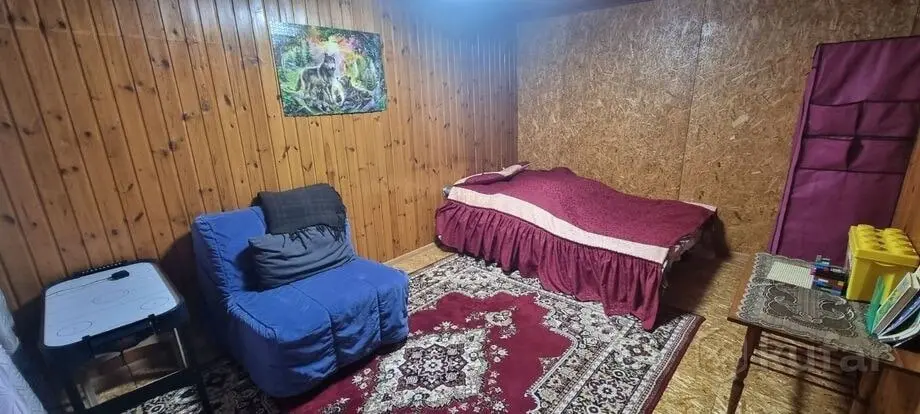 Домик на берегу озера