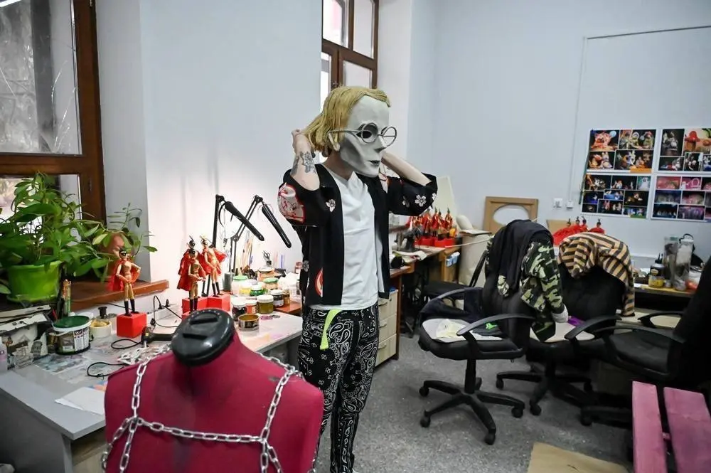 вечерние экскурсии по театру для взрослого зрителя / 16+