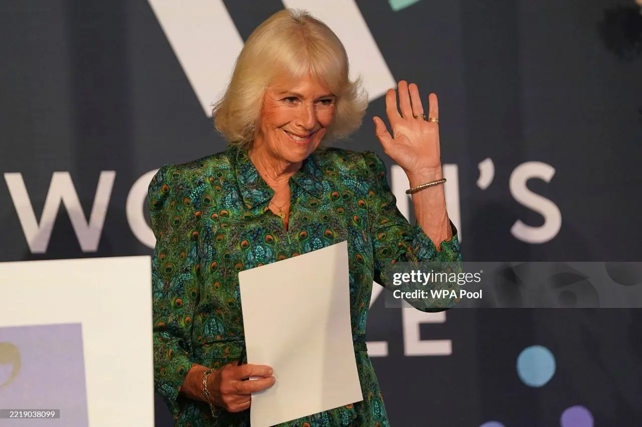 Её Величество на вручении литературной премии