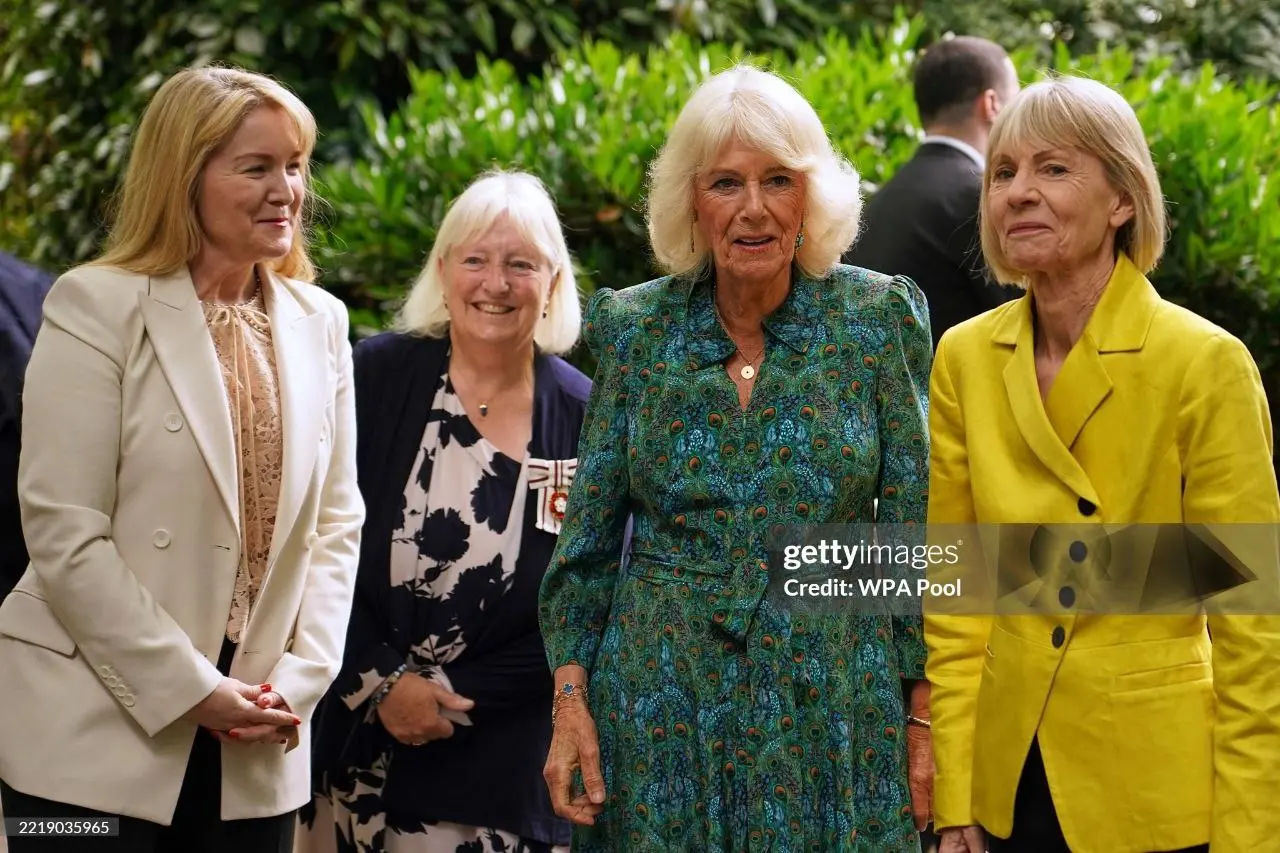 Её Величество на вручении литературной премии