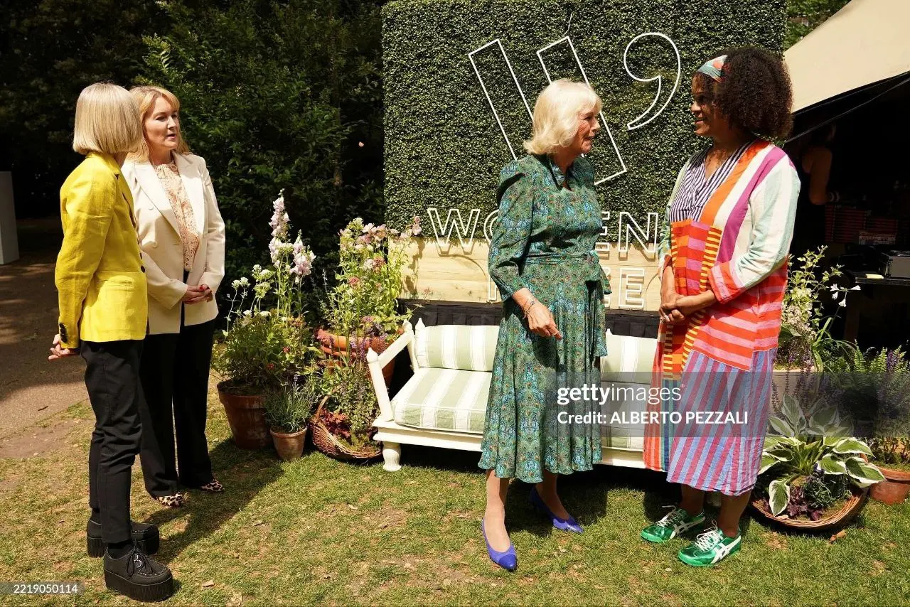 Её Величество на вручении литературной премии