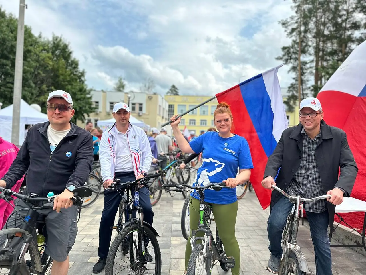 День России в парке "Набережная им. Д.И. Менделеева"