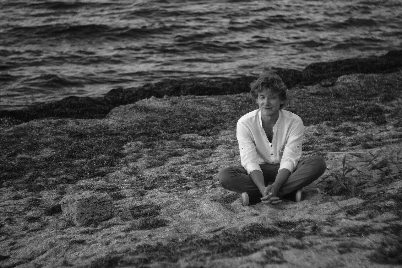 День России: поэзия и музыка с Романом Сорокиным