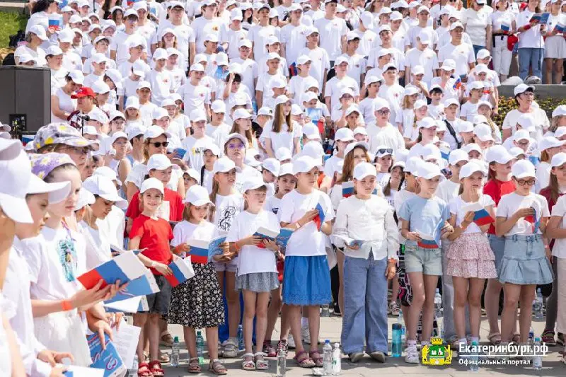 Ежегодный концерт "Хором славим Россию и город!" в Екатеринбурге