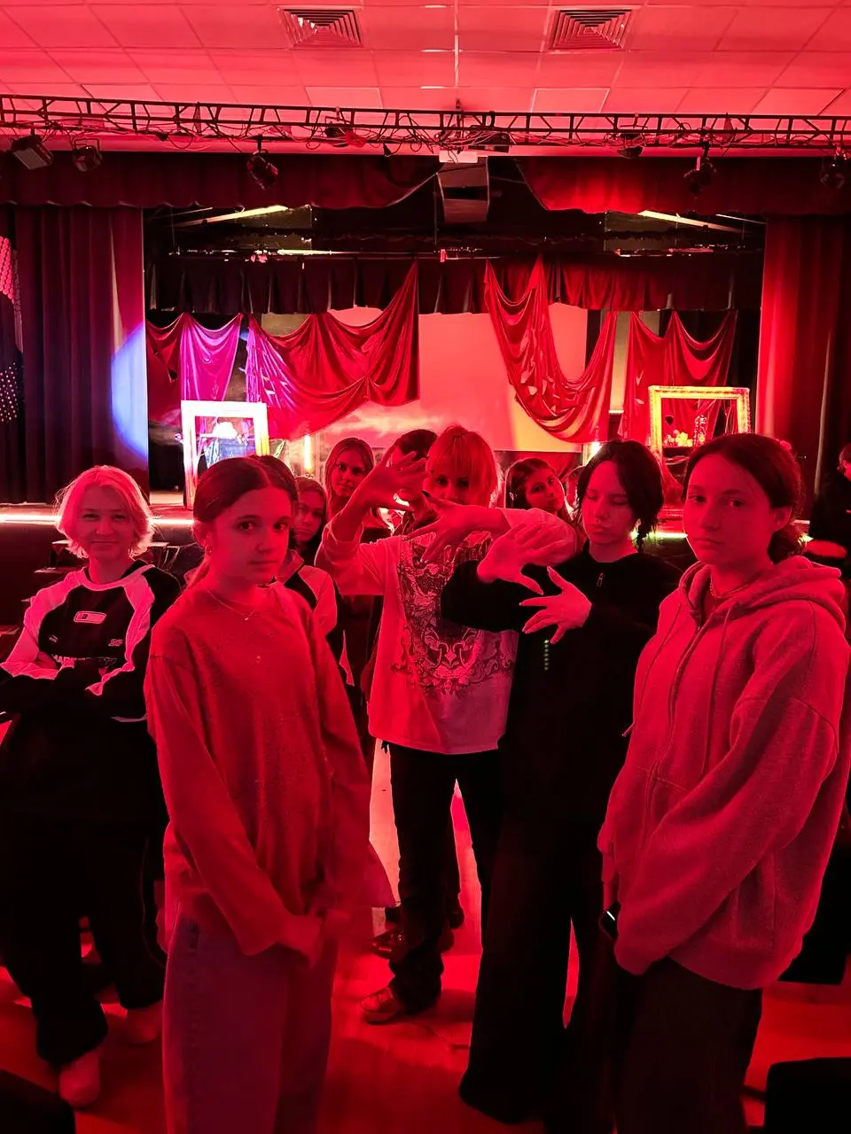 Распределение по командам для поиска потерянного сценария