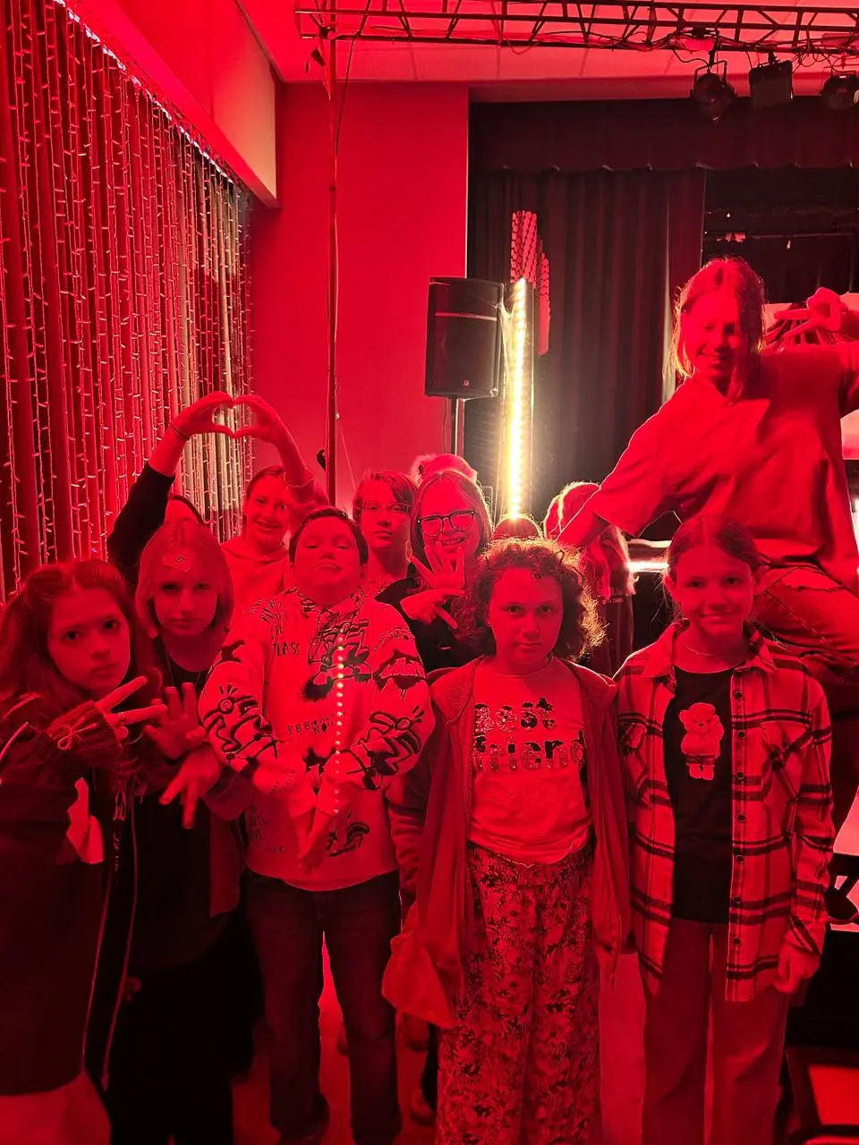 Распределение по командам для поиска потерянного сценария