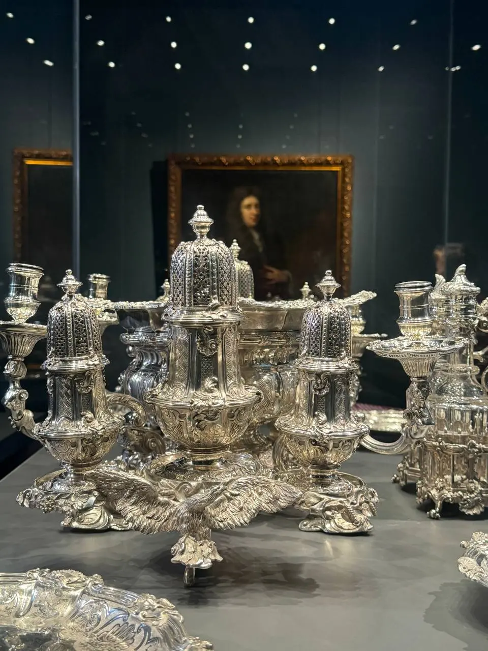 Последняя возможность увидеть шедевры западноевропейского художественного серебра XVI-XX вв. в Приморской картинной галерее
