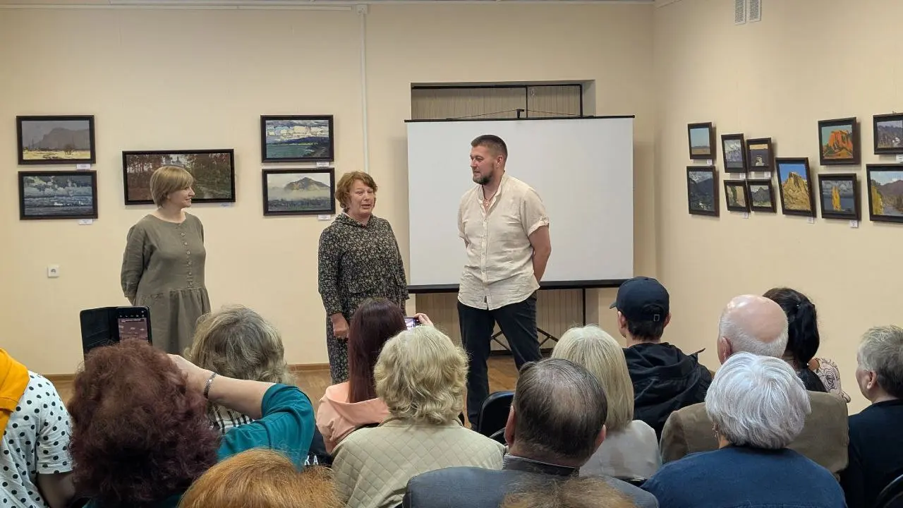 выставка Максима Титова "45-километр"