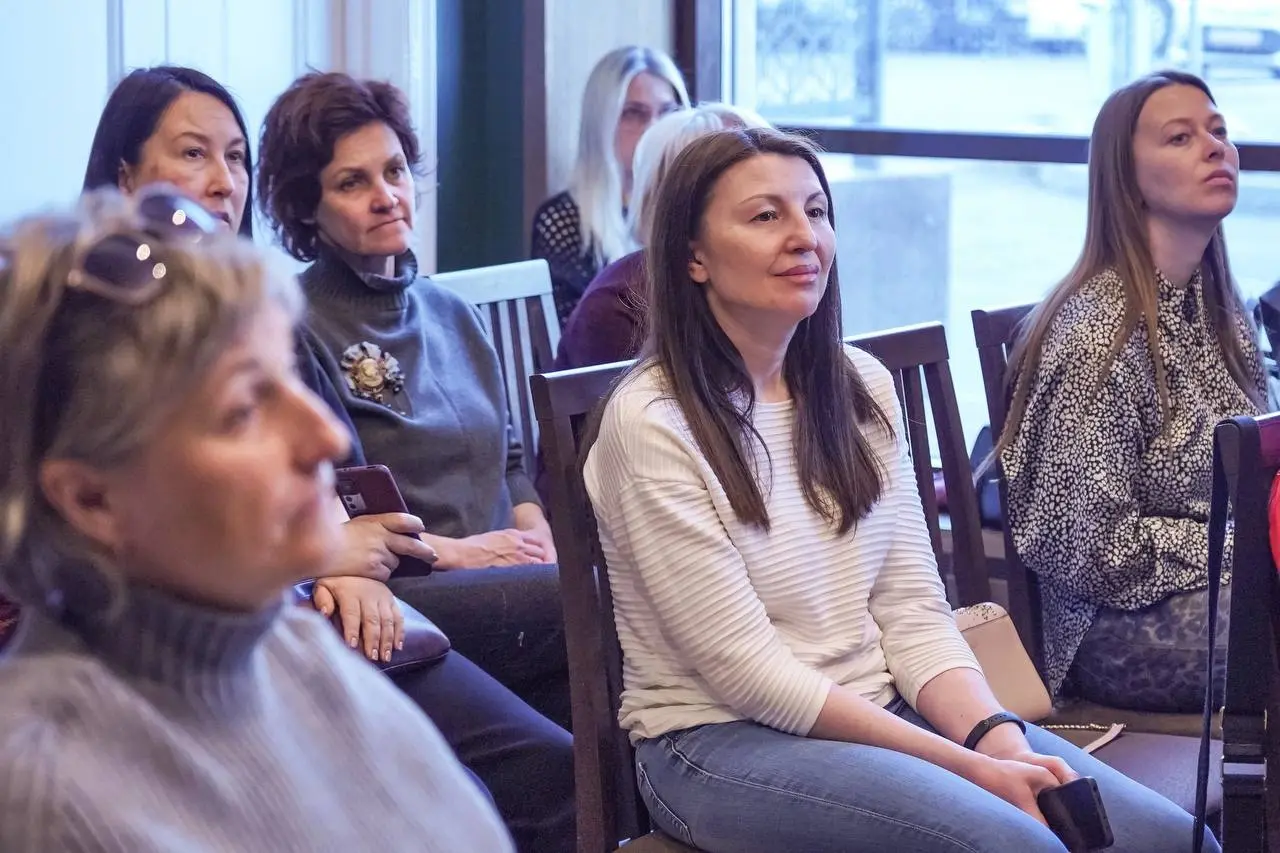 Встреча в родительском клубе с темой «Сепарация»