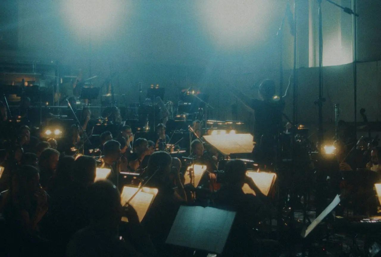 показ первого и последнего объединенного сеанса двух фильмов о современной российской культуре