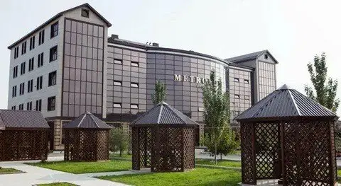 ВЕЛИЧЕСТВЕННЫЕ ГОРЫ И ТЕПЛОЕ МОРЕ