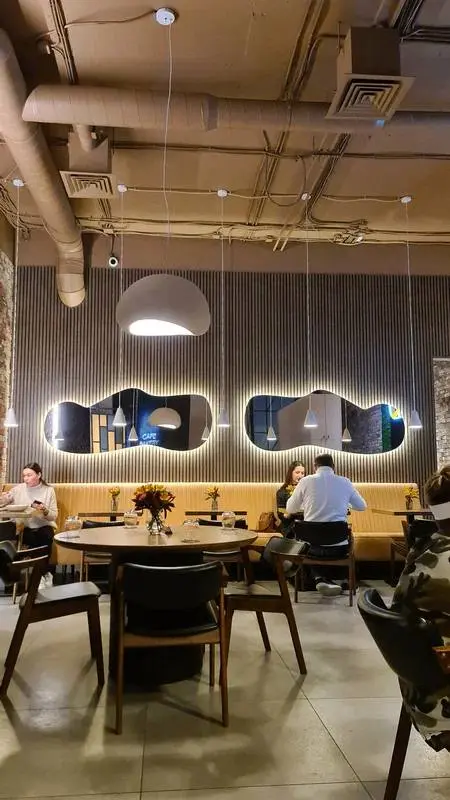 Встреча с литературным редактором книги «Анна и поцелую под луной» в рамках женского клуба #женщиначитающая