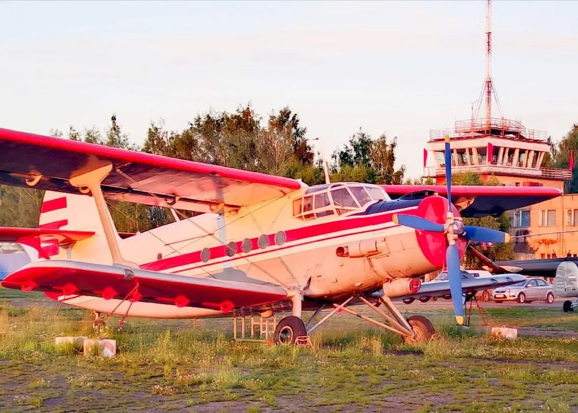 Авиация +  🚙Ретро автомобили! Экскурсия и знакомство с участниками автопробега "Медведь"