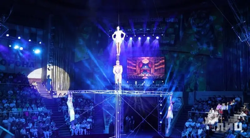 Итальянский цирк: слоны и тигры в Луганском цирке (7 июня - 13 июля 2025)