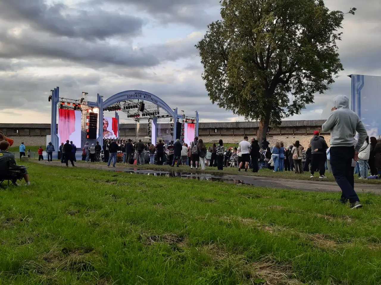 Атмосфера Всероссийского хорового фестиваля им. М. Ф. Гривского в Псковском Кремле