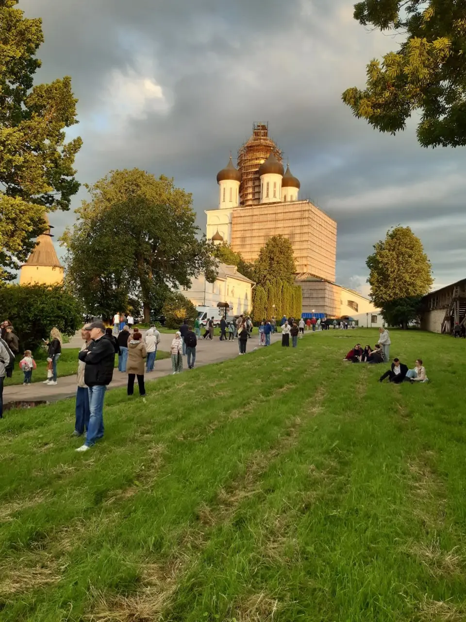 Атмосфера Всероссийского хорового фестиваля им. М. Ф. Гривского в Псковском Кремле