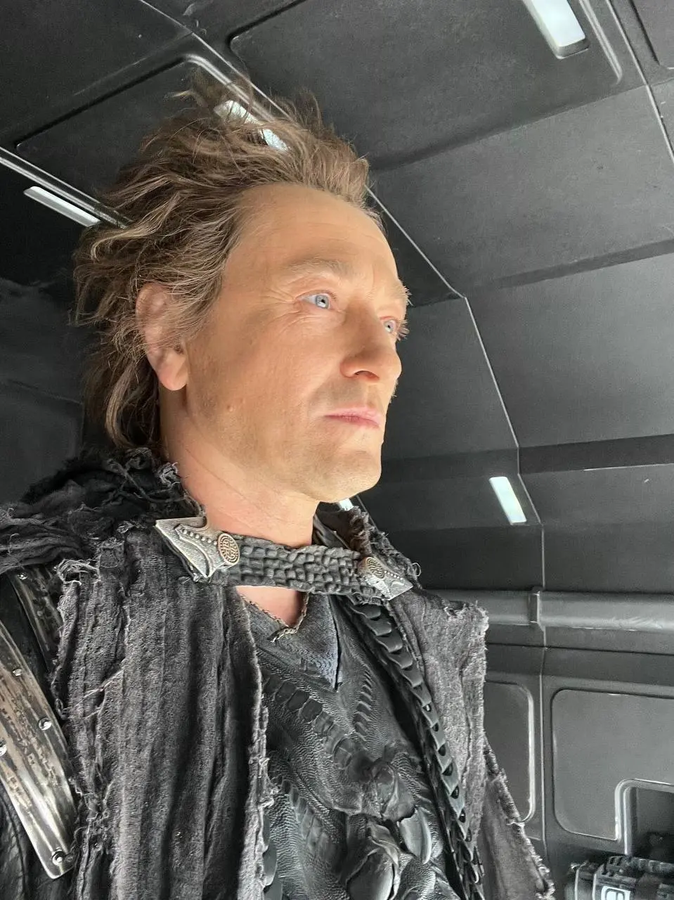 Фантастический сериал «ТРУДНО БЫТЬ БОГОМ»