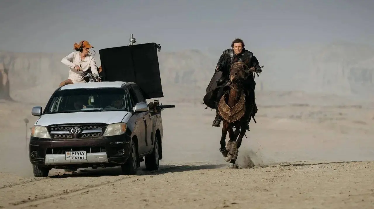 Фантастический сериал «ТРУДНО БЫТЬ БОГОМ»