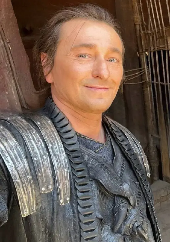 Фантастический сериал «ТРУДНО БЫТЬ БОГОМ»