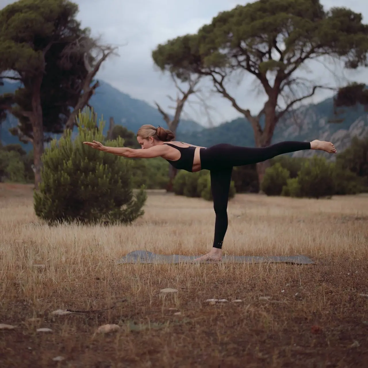 Практика хатха-йоги в Little Yoga Studio Москва