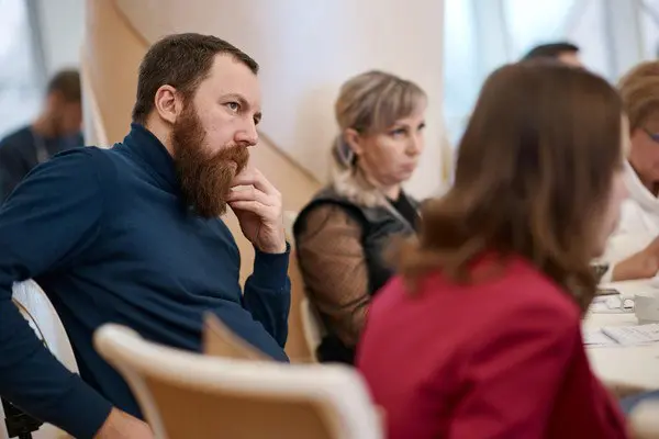 Прогулки с антикваром. Красный город в белом