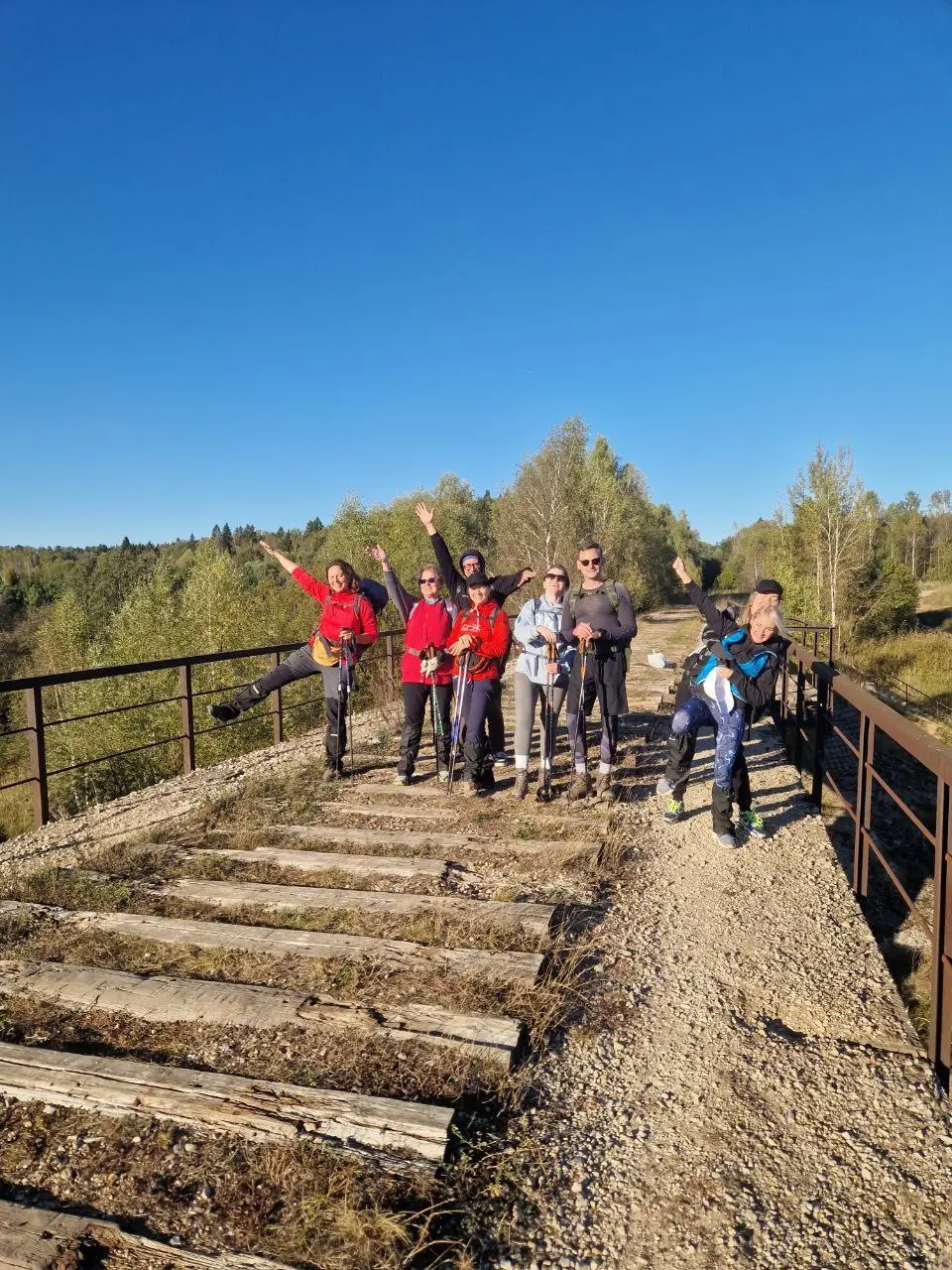 вечерний ПОХОД  С ФОНАРИКАМИ по заброшенной ж/д