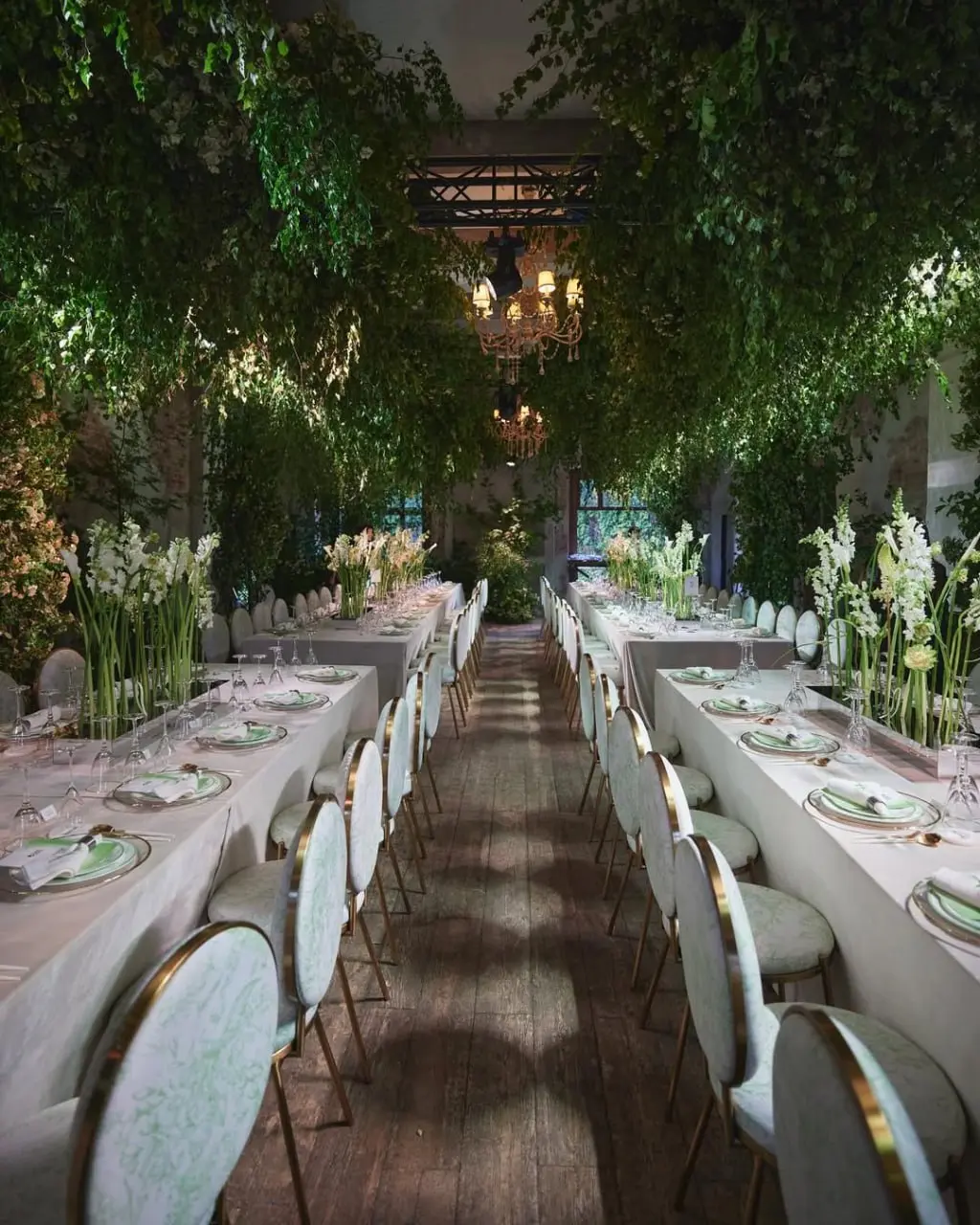 Летний вайб в абсолюте на ужине «В саду» от Яндекс Афиши в Московском Императорском яхт-клубе