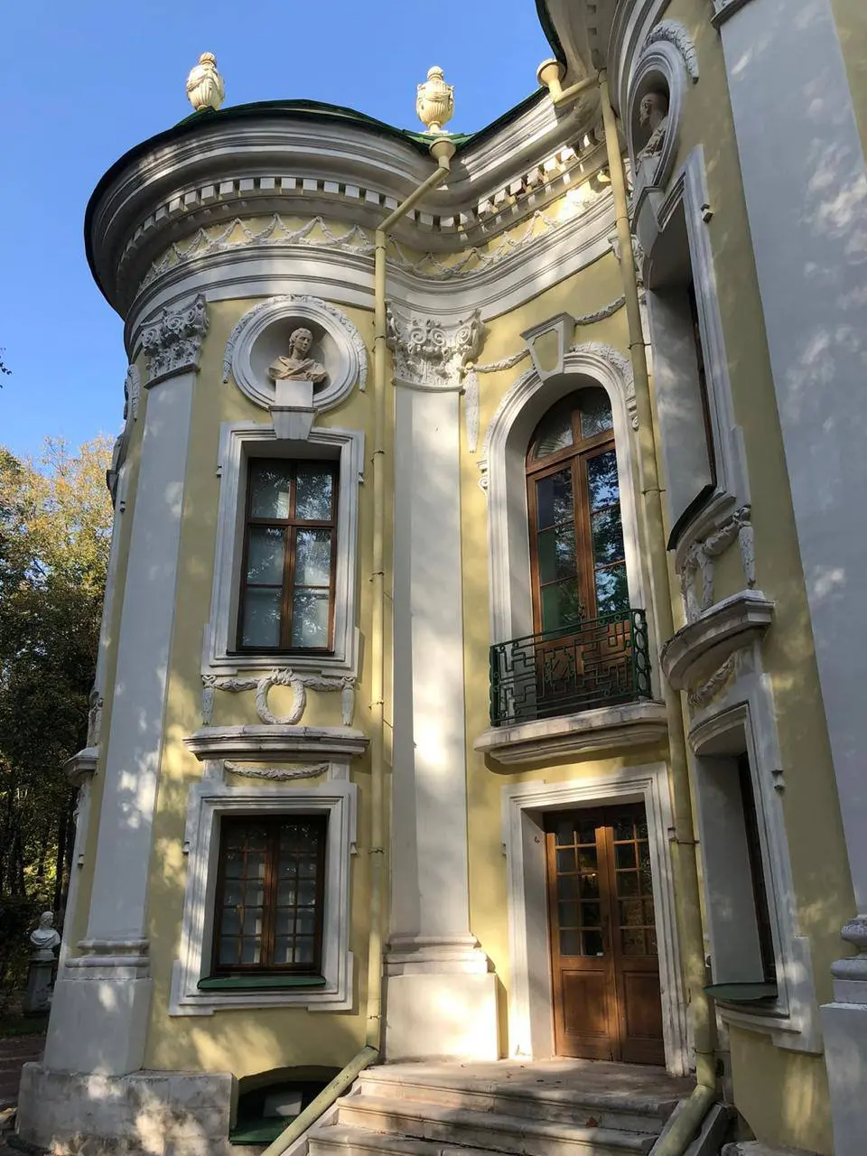 БЛИСТАТЕЛЬНОЕ КУСКОВО - РОДОВОЕ ИМЕНИЕ ШЕРЕМЕТЕВЫХ С КАНДИДАТОМ ИСТОРИЧЕСКИХ НАУК ЕЛЕНОЙ ДВОРЯНЦЕВОЙ