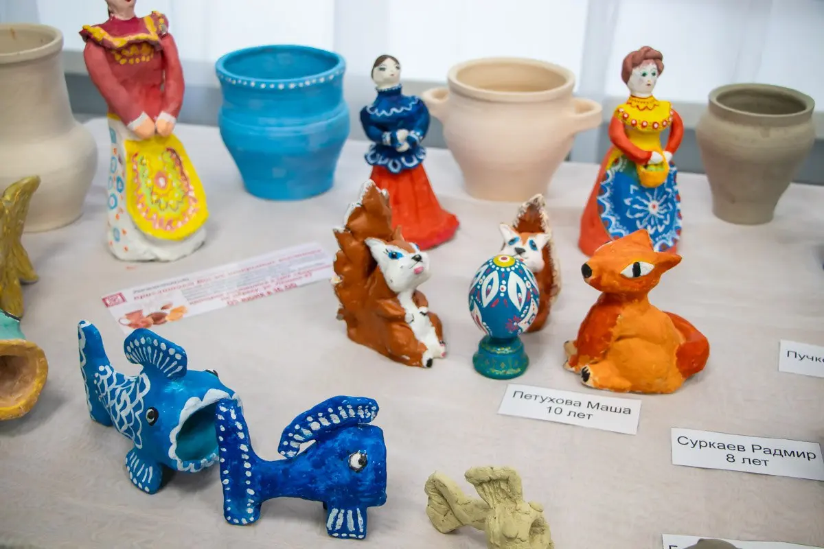 Выставка изделий из глины в Центре культурного развития "Берегиня"