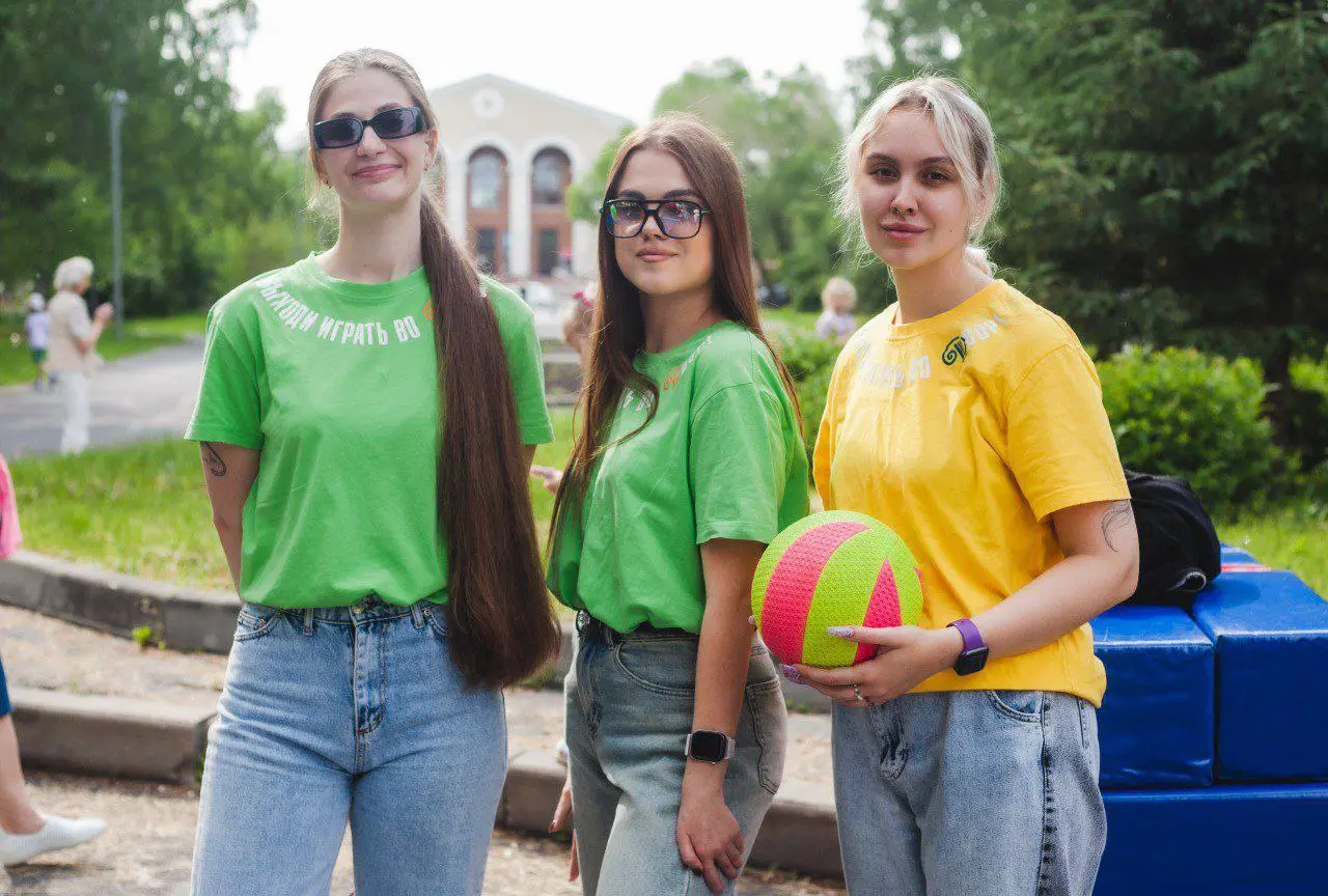 Выходи играть во двор